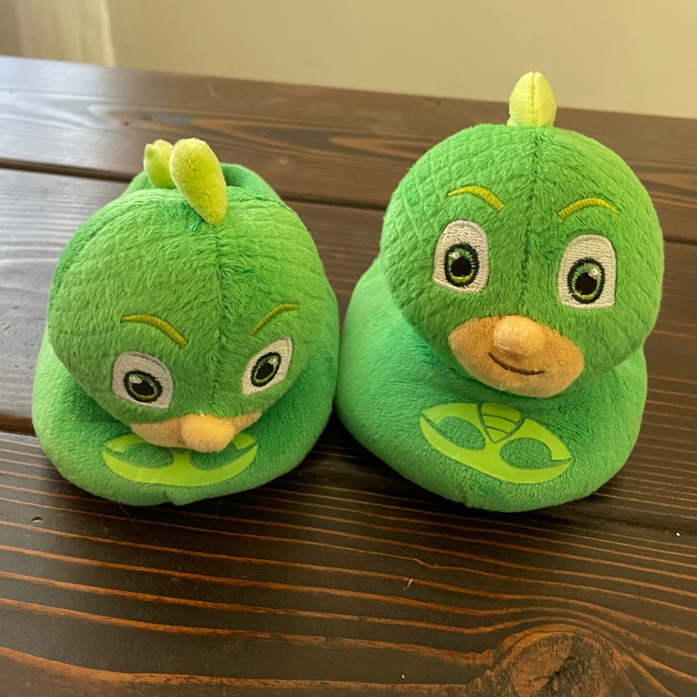 Gekko Kids slippers size XL (11/12)